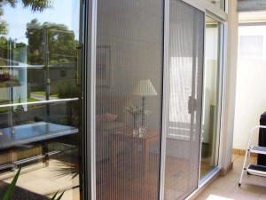 retractable fly screen for balcony door screens
